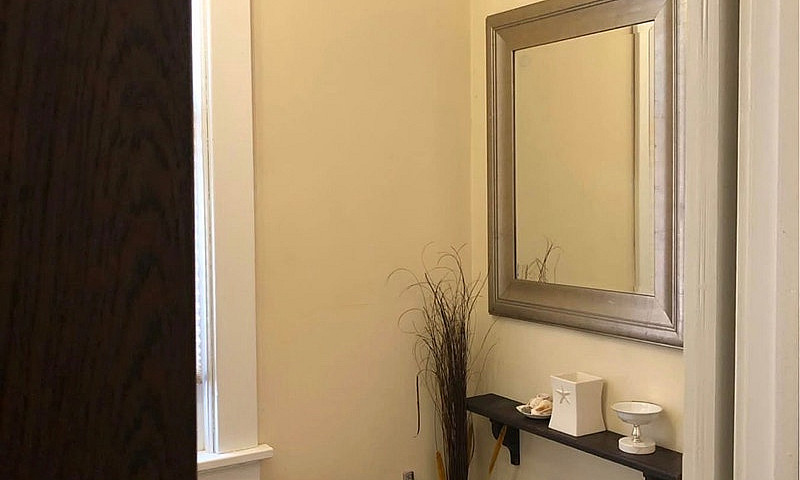Spacious 2-Bedroom +...