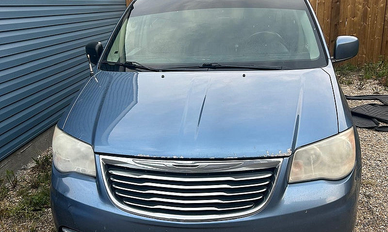 2011 Chrysler Town A...