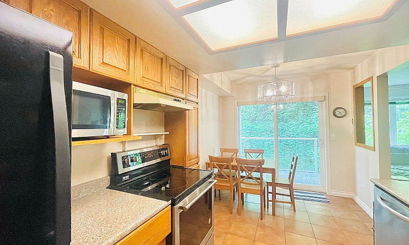 1132 Dufferin Street...