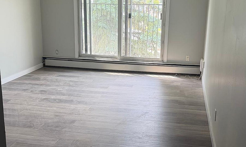 3 Bedrooms Apartment...
