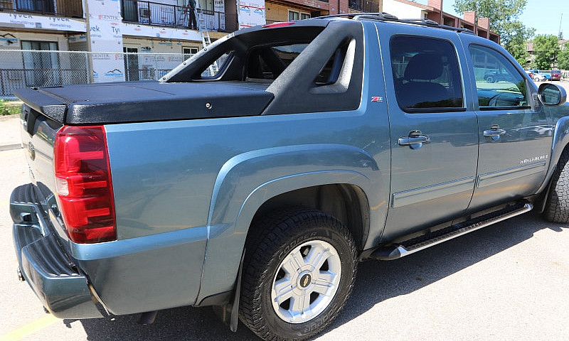 2009 Chevy Avalanche...