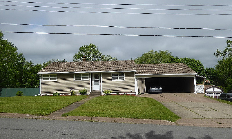A 4 Bedroom, 2 Bath,...