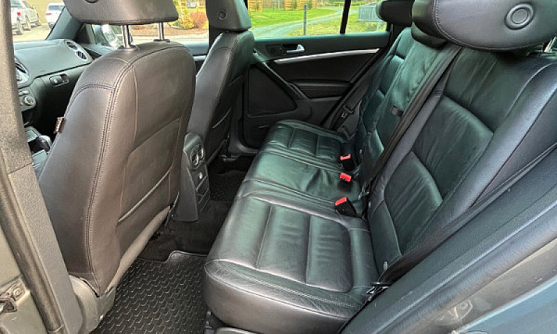 2015 Volkswagen Tigu...