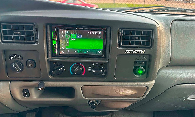 2003 Ford Excursion4...