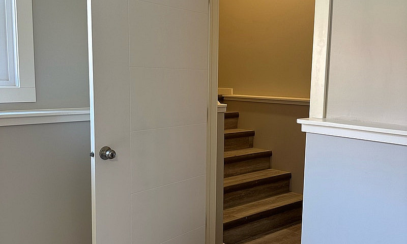 New 1 Bed, 1 Bath Le...
