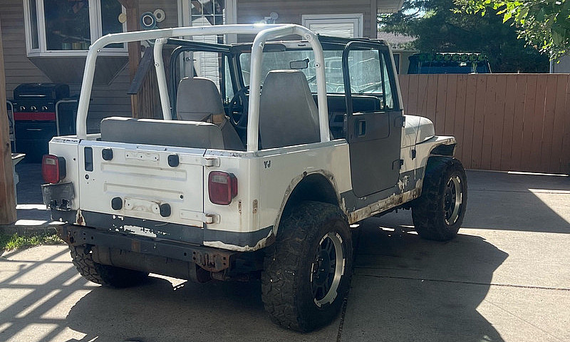 1994 Jeep Wrangler Y...