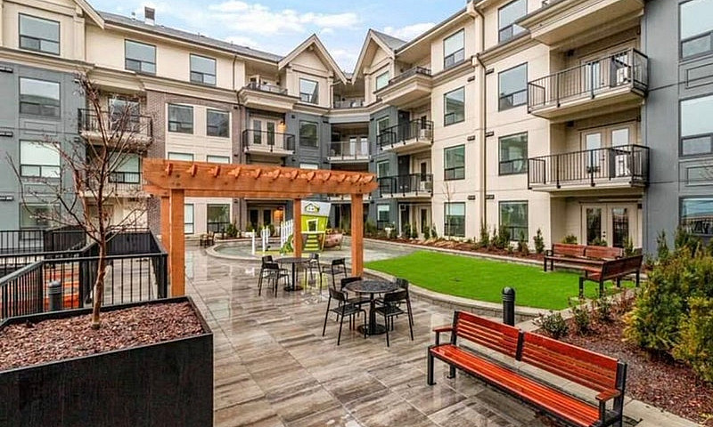2Bed 2 Bath New Apar...