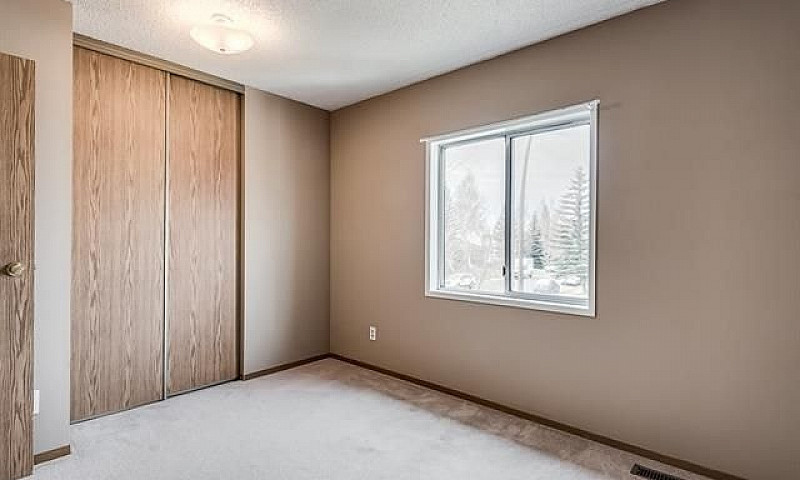 Spacious 3-Bedroom T...