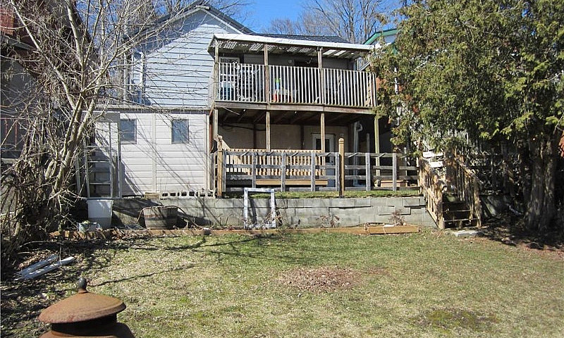Newly Renovated 2 Br...