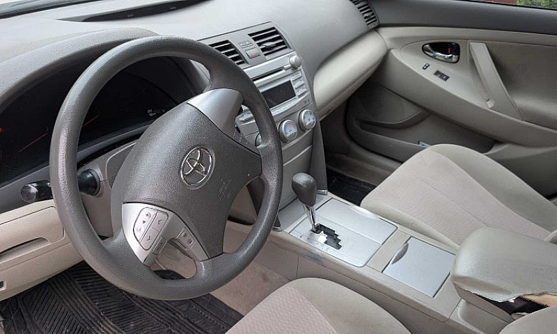 Toyota Camry Le...