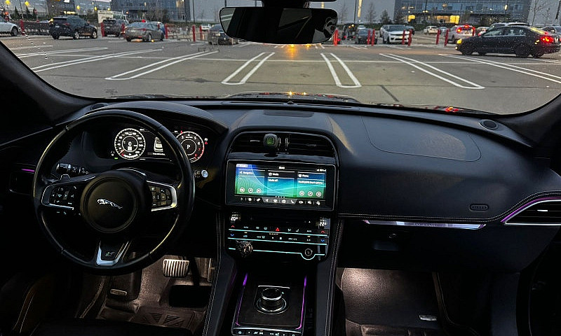 Jaguar F-Pace R-Spor...
