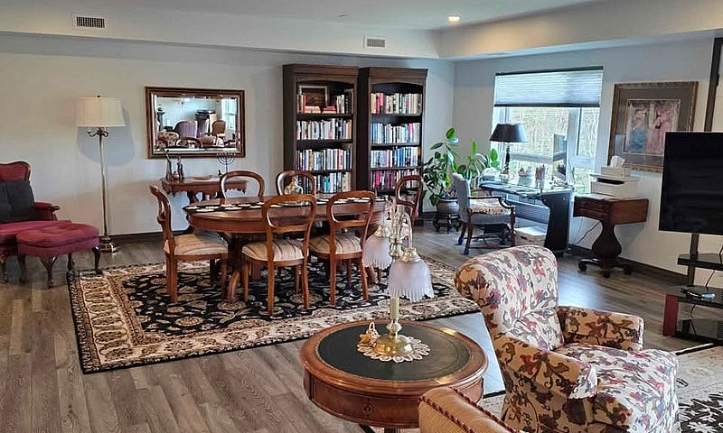 Top Floor Penthouse ...