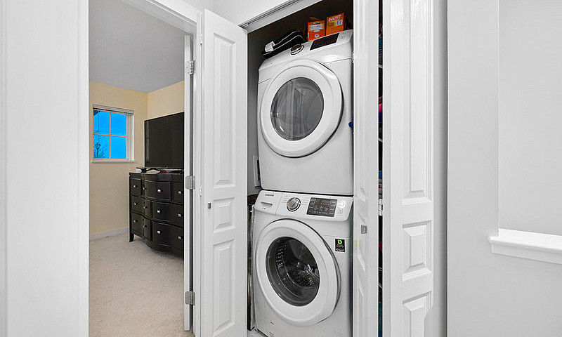  Hot Listing! 2 Bed ...