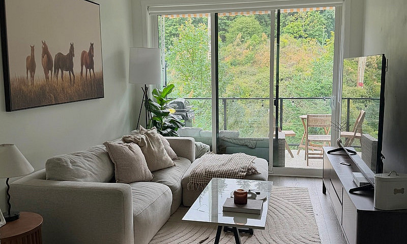 2 Bedroom 2.5 Bathro...