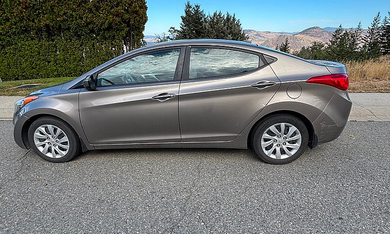 Hyundai Elantra 2013...