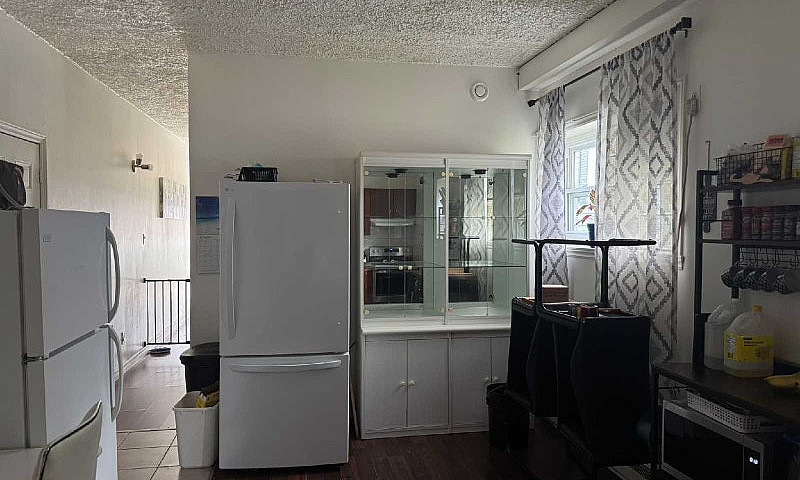 Grand Logement 4 1/2...