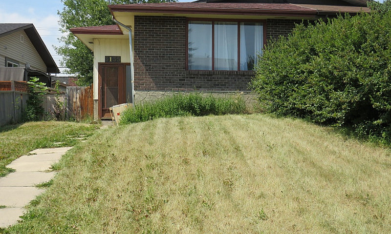 4 Bedrooms House For...