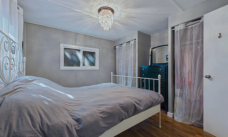 925 Sqft Manufacture...