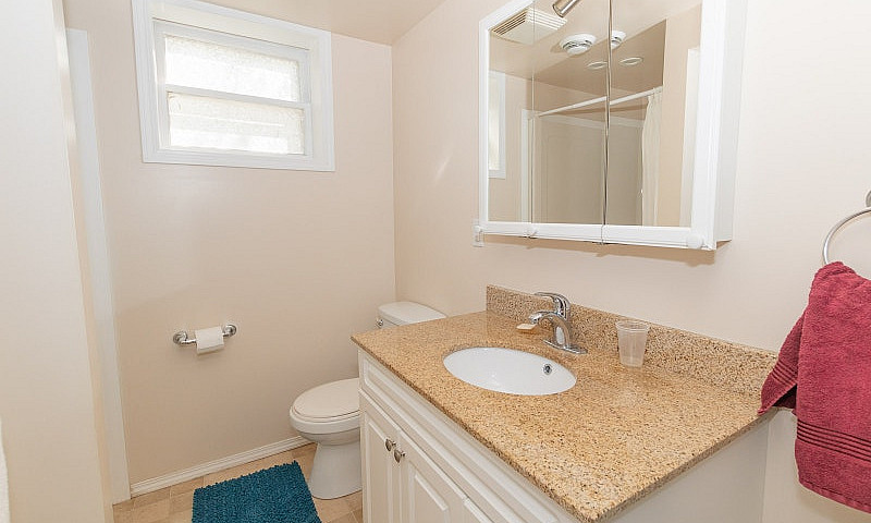 2 Bedroom Basement S...