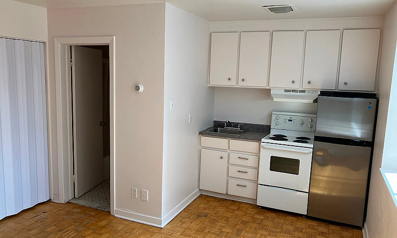 Centretown Bachelor/...