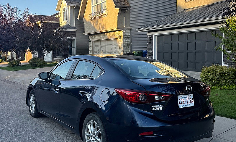 2018 Manual Mazda 3...