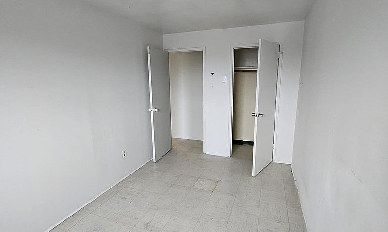 Port Credit Apartmen...