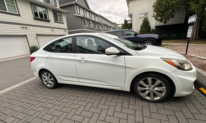 Hyundai Accent 2013...