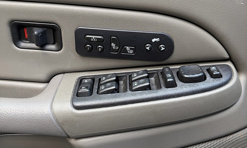 2005 Chevy Avalanche...