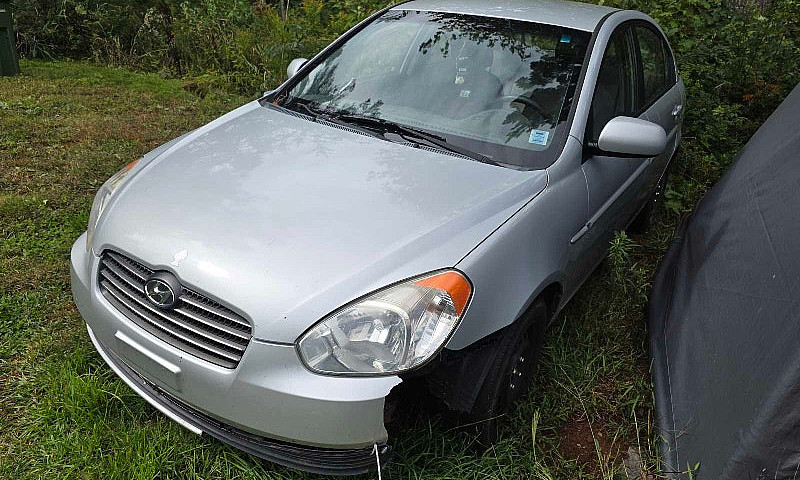 2010 Hyundai Accent ...