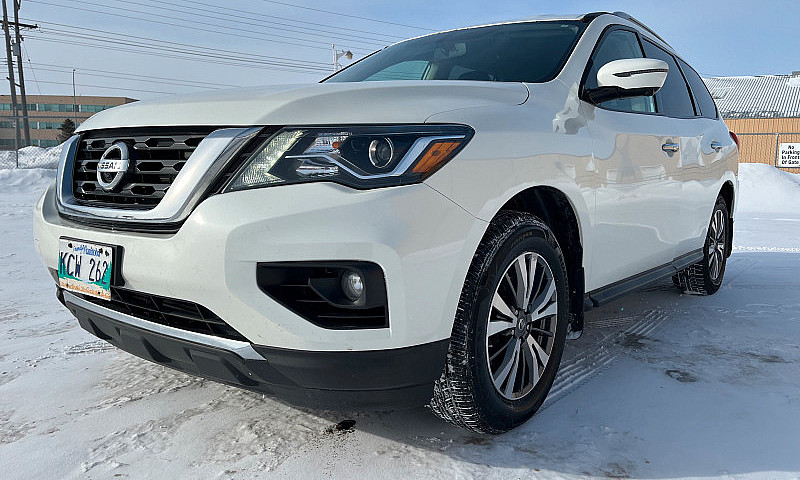 2017 Nissan Pathfind...