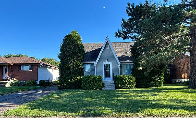 3 Bed 2 Bath House F...