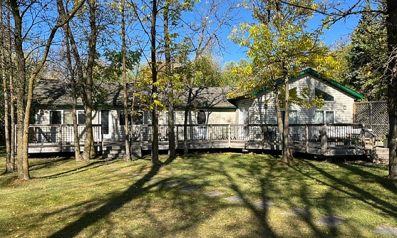 Loni Beach Cottage F...