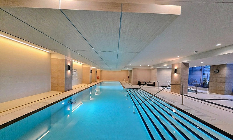 Stunning Condo On Yo...