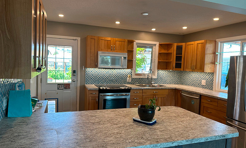 3 Bedroom Upstairs O...