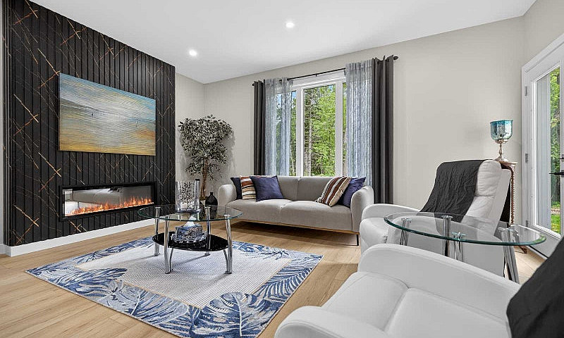Large Bungalow With ...