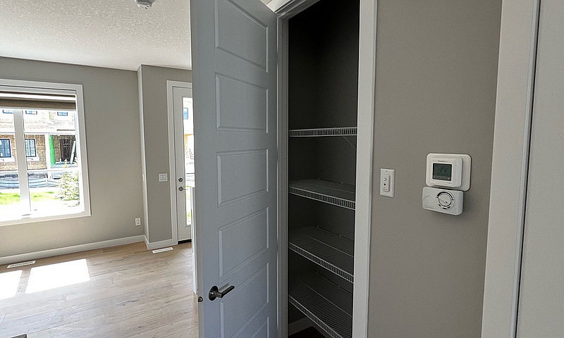 For Rent - Airdrie 3...