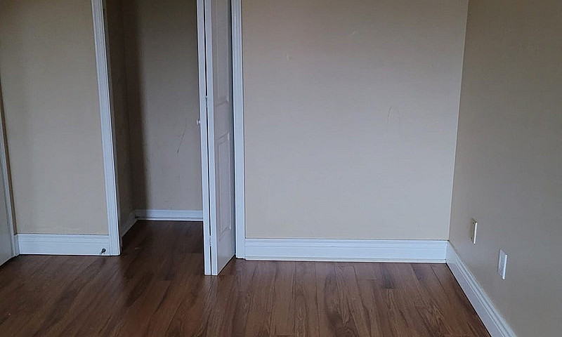 Private Room For Ren...
