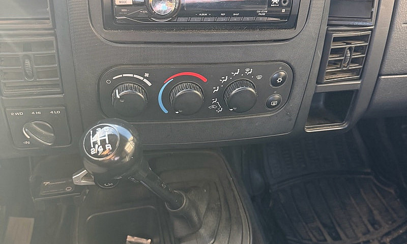 Dodge Dakota 2003...