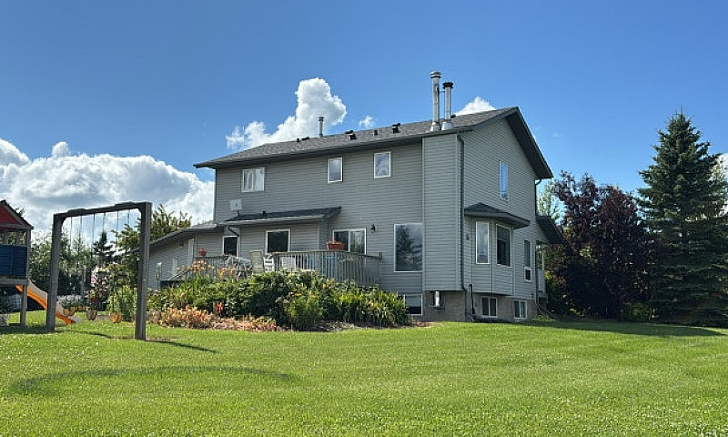 Beautiful Acreage Wi...