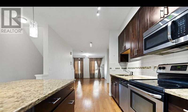 3Bed 2Bath Town Hous...