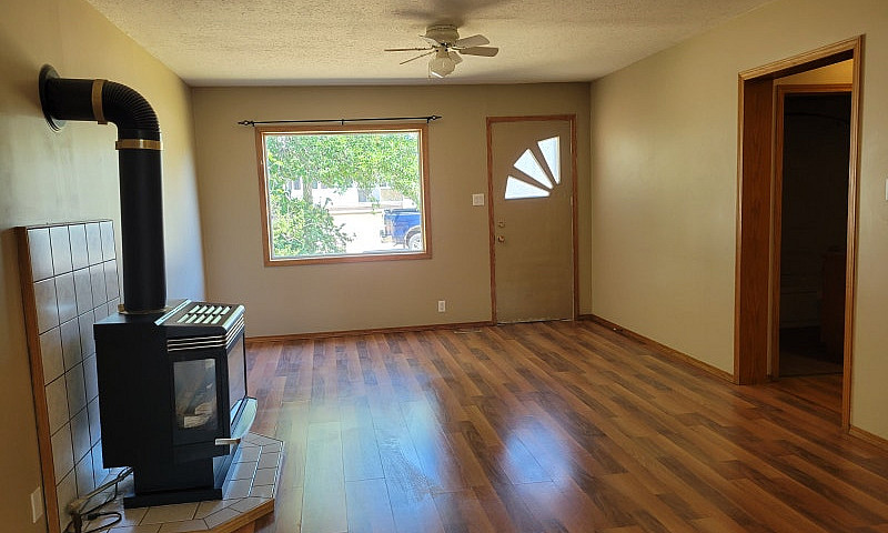 Innisfail 2 Bedroom ...