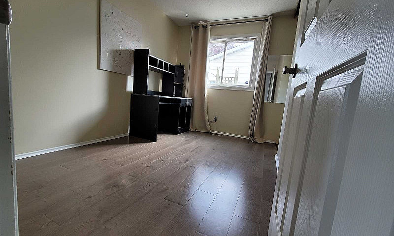 3 Bed 1 Bath Unit In...