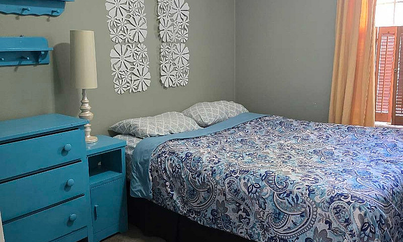 Fully Furnished 2 Bd...