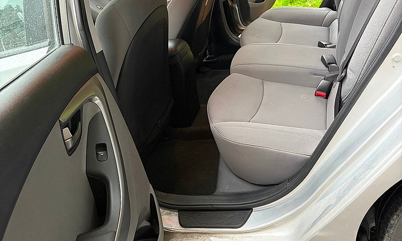 2013 Hyundai Elantra...