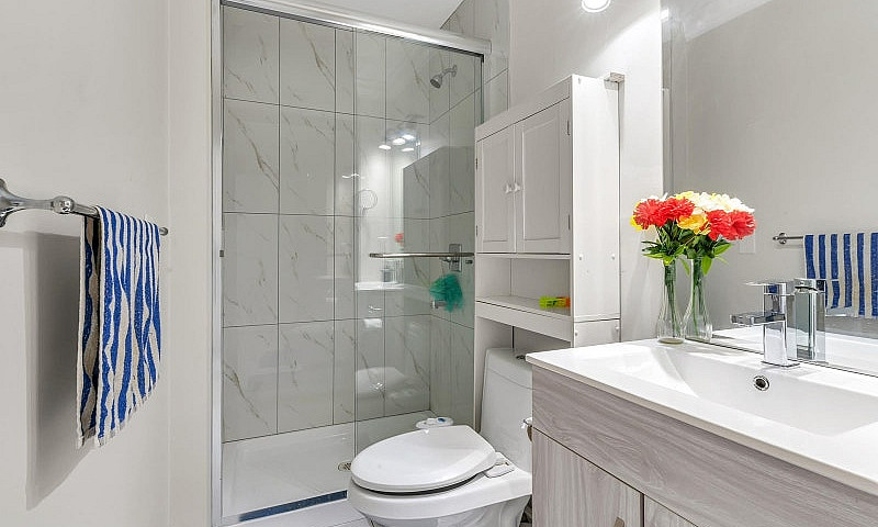 4 Beds 2.5 Baths Hou...