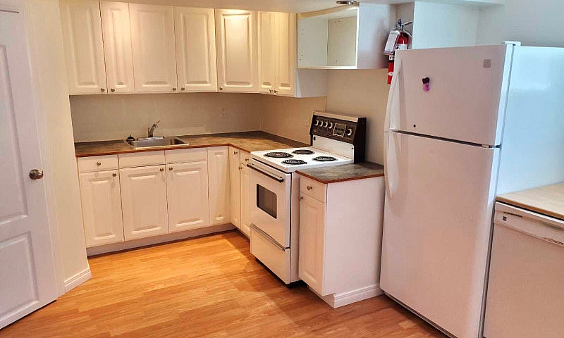 Basement Suite For R...