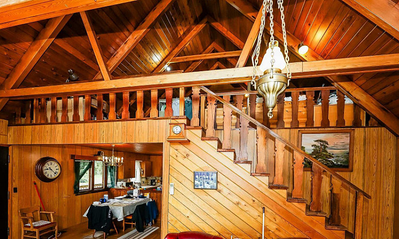 1416 Silver Sands Rd...