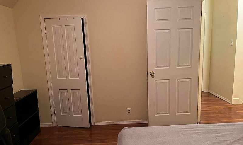 A Room For Rent Besi...