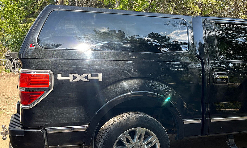 Ford F150 Platinum I...