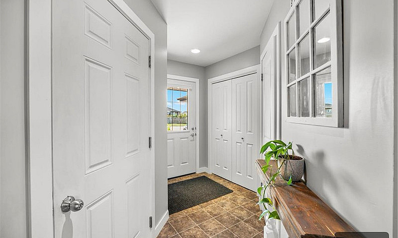 16 Landsbury Terrace...